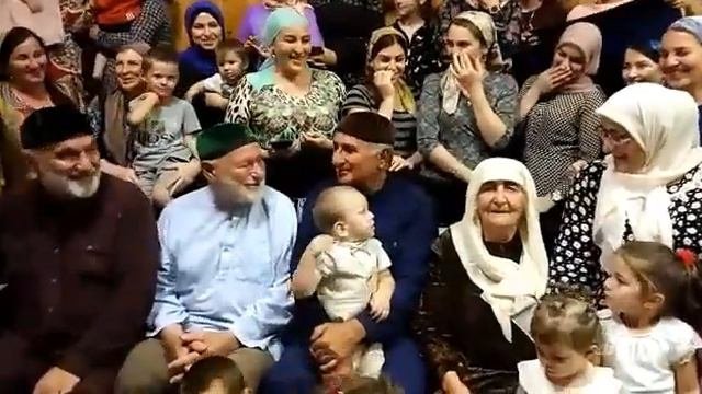 Большая семья Чеченцев