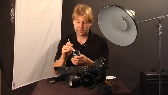 Photography Tips : How to Clean Camera Lens Contacts