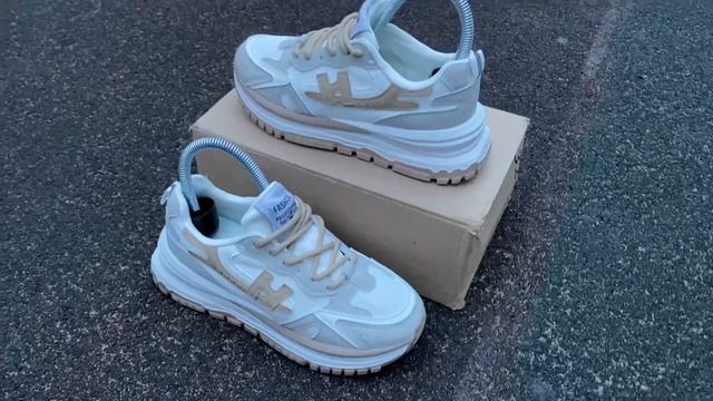 Женские кроссовки New balance