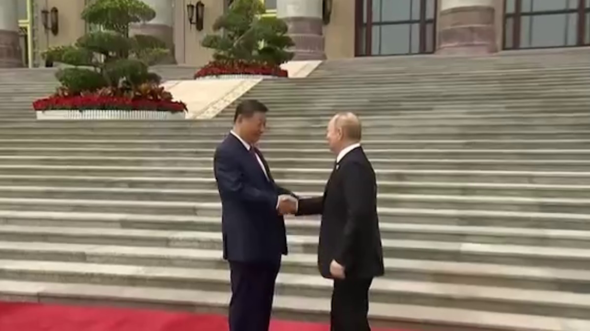 Владимир Путин и Си Цзиньпин начали переговоры в узком составе
