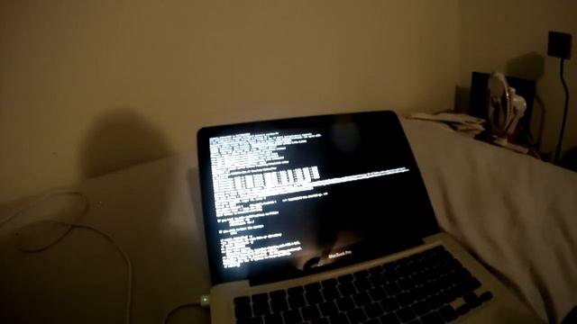 FOR SALE: MacBook Pro 13 inch OS X 10.7 Lion