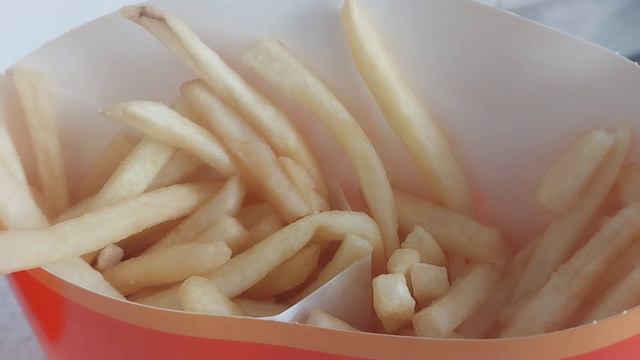 Новая двойная порция картошки во Вкусно и точка