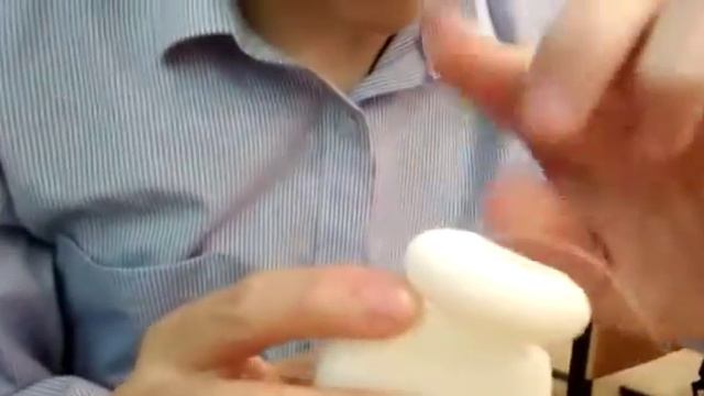 Как оторвать зубную нить.          это моё первое видео следующие видео будут лучше