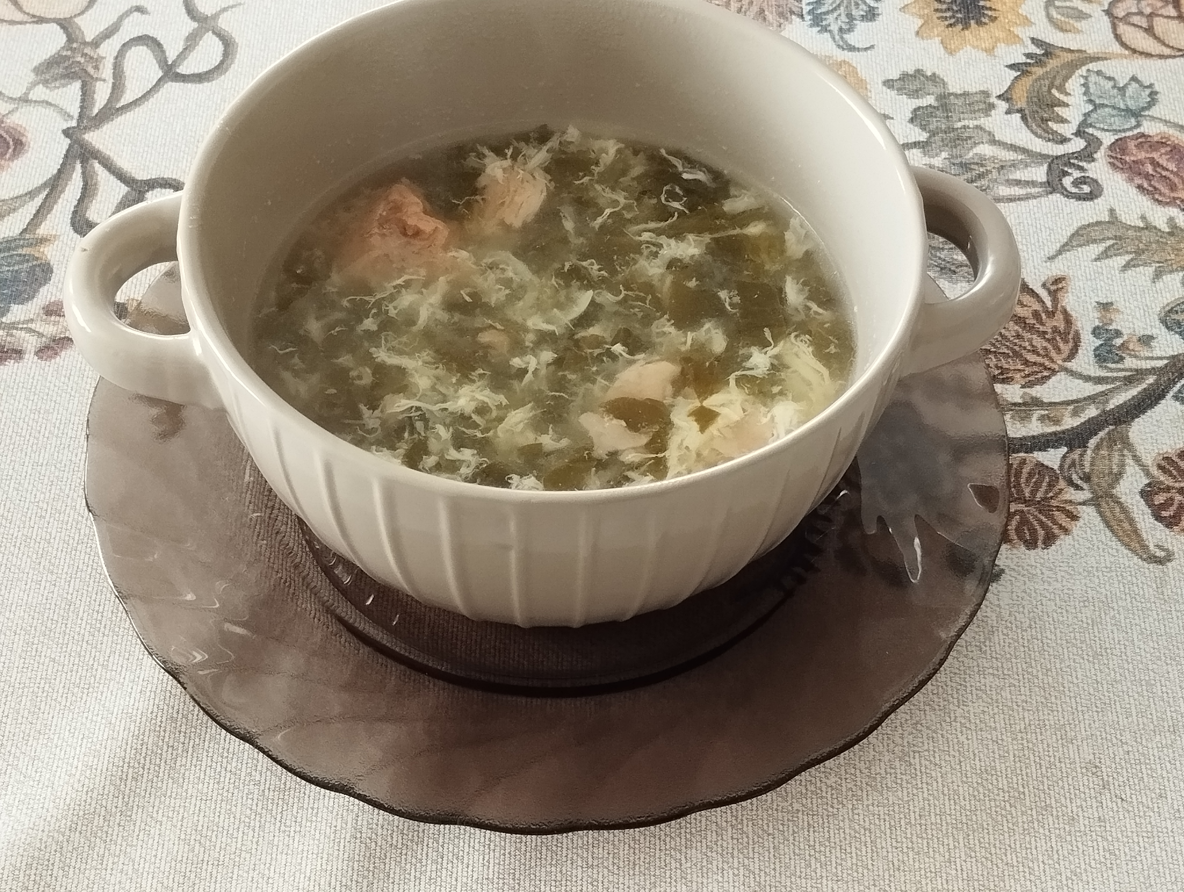Майский щавелевый суп по-русски готовится за 30 минут.
