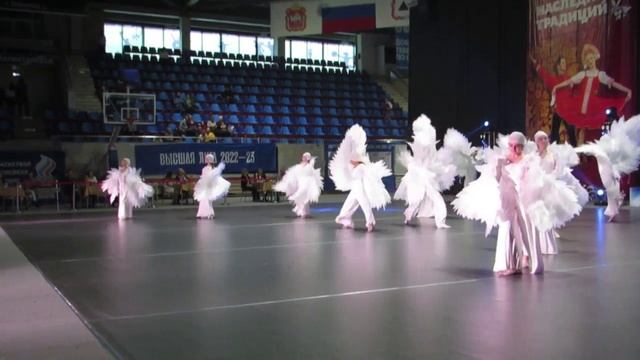 Танец - открытия гала-концерта фестиваля.