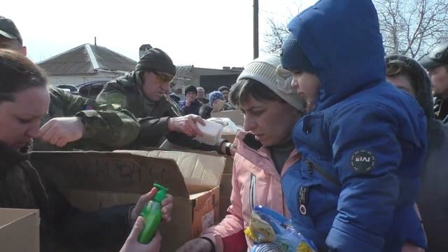 Action humanitaire à Vinogradnoye (près de Marioupol) - 25 mars 2022