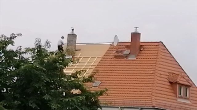 Крыша под дождём
