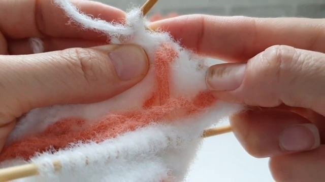 Пинетки лапки из плюшевой пряжи. Мастер класс.