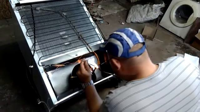 Морозилка Бирюса..mp4