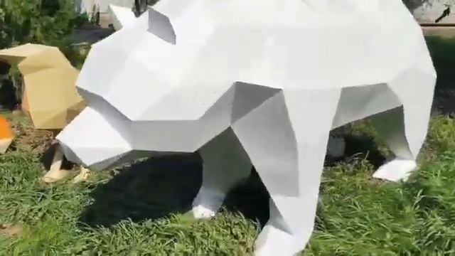 Полигональные фигуры из металла.