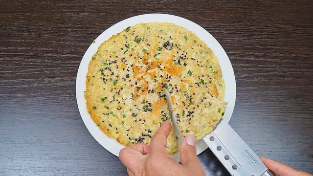 Mix eggs with oatmeal! The recipe is so delicious that I make it almost every day!