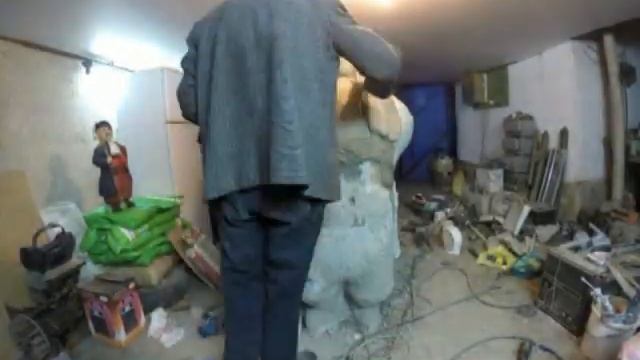 Валяние статуи Казака из бетона