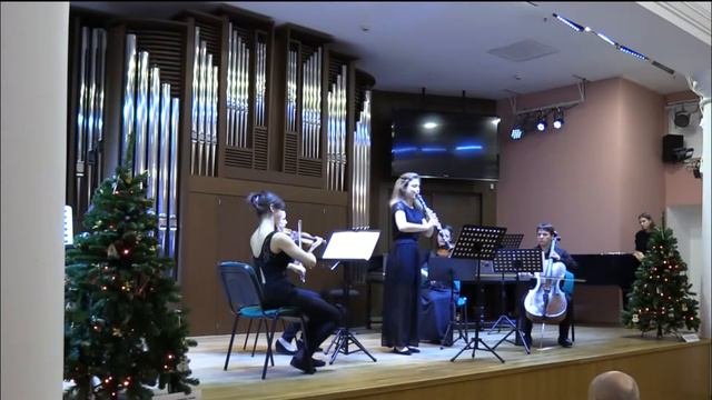 Gerald Finzi 5 BAGATELLES: 3.Carol; 4.Forlana; 5.Fughetta