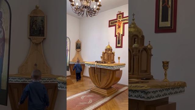 Святославчик молиться!