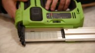 Аккумуляторный гвоздезабиватель Greenworks GD24BN обзор и тест