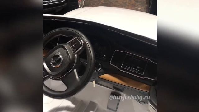 Детский электромобиль Volvo XC90