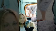 Когда хочешь пожелать всем доброго утра, а на заднем фоне постоянно кто то мешает🤣🤣