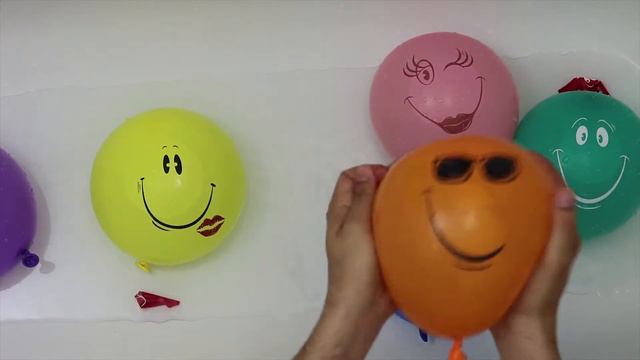 Шарики с водой Учим цвета Развивающее видео Детям Поем песню Лопаем Воздушные шарики 3-1