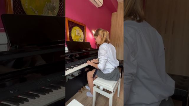Полина Эркес исполняет Rainy Days Blues by Martin Guellar