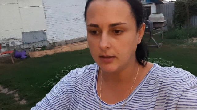 Он их больше не боится чем кормить гусей?