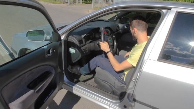 Обзор Skoda Octavia tour. Быстрый ваг, который не оставит без штанов.