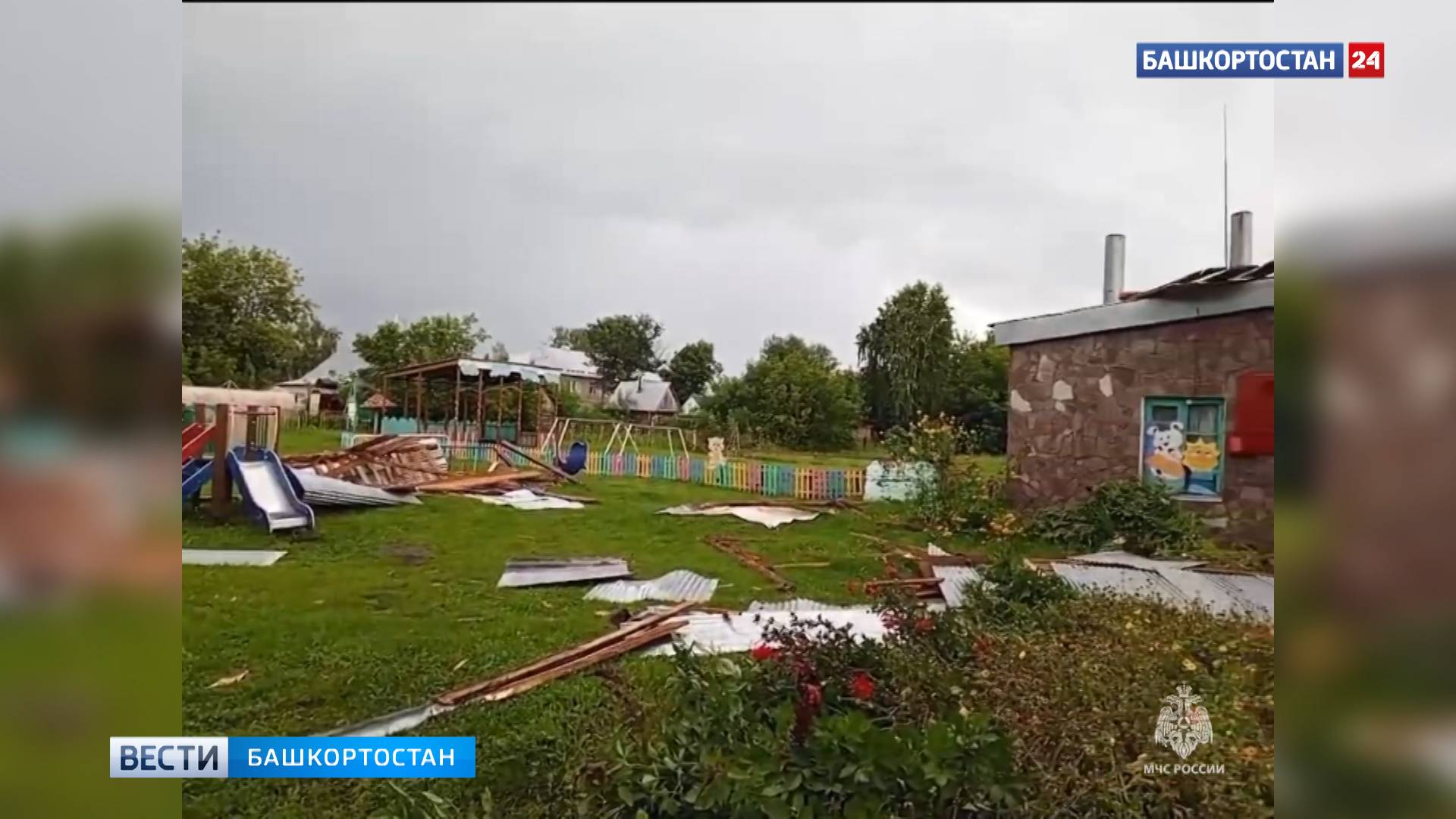 В Уфимском районе ураганным ветром сорвало кровлю со здания детсада