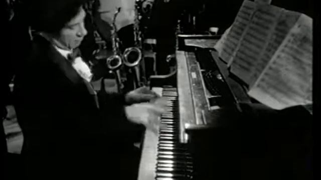 Marx Brothers "День на скачках" - Фортепьянные импровизации Чико Маркса