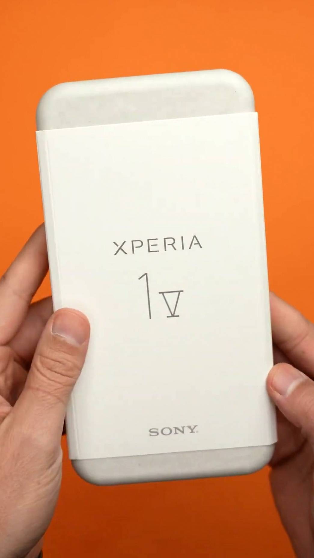 Распаковка Sony Xperia 1 V