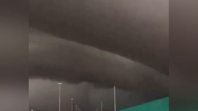 Сильный шторм в ОАЭ