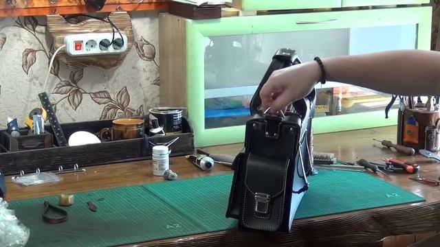 Кожаный портфель-саквояж ручной работы.