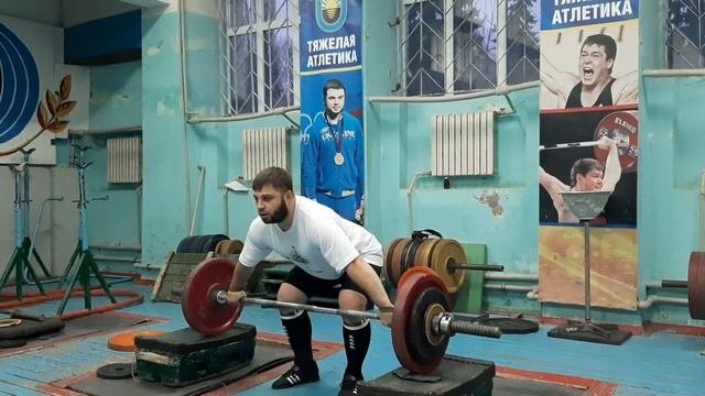 ПАНДА ПОКАЗАЛ МОЛОДЫМ КАК НУЖНО ДЕЛАТЬ РЫВОК С ПЛИНТОВ.ТЯЖЕЛАЯАТЛЕТИКА