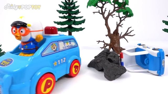 Go! Pororo! Drive a Police car and arrest the villain!  PinkyPopTOY