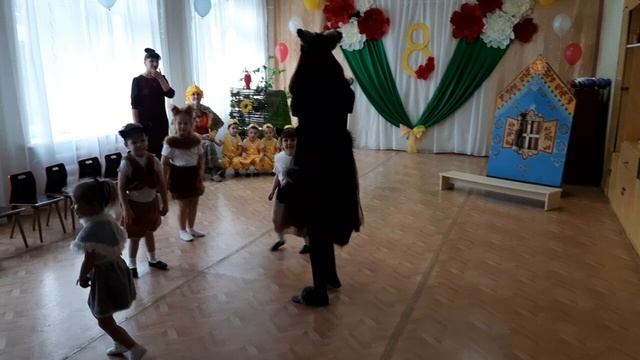 Утренник 8 марта младшая группа.