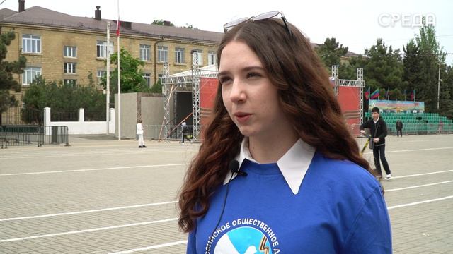 Ученики Каспийской гимназии номер 7 приняли участие в акции «Георгиевская ленточка»