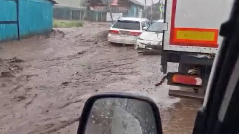 Мощные селевые потоки в Бурятии размыли дороги