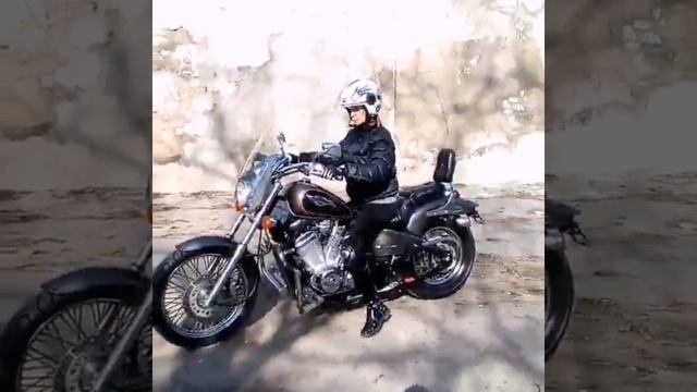 Девушка на Honda STEED 400