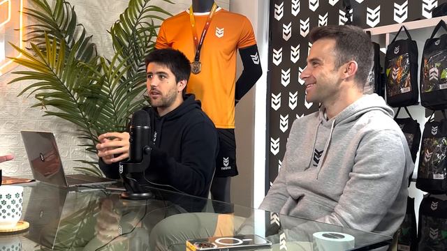 Ep.1 Area TwoFive con ERNEST RIVERAS: Motos, viajar y contar una muerte en directo... (Parte 1)