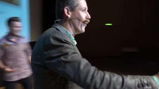 Einfach vor der Kamera du selbst sein: TheSimpleClub - Fast Forward Science 2015