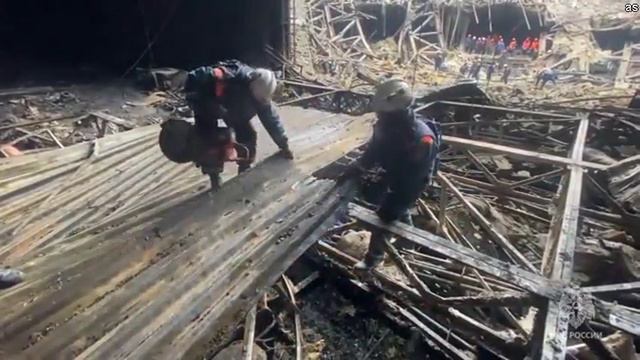 Спасатели разобрали свыше 400 куб. м обрушившихся конструкций в «Крокусе»