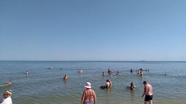 Отдыхаем на Азовском море в станице Голубицкая тепло штиль и солнечно