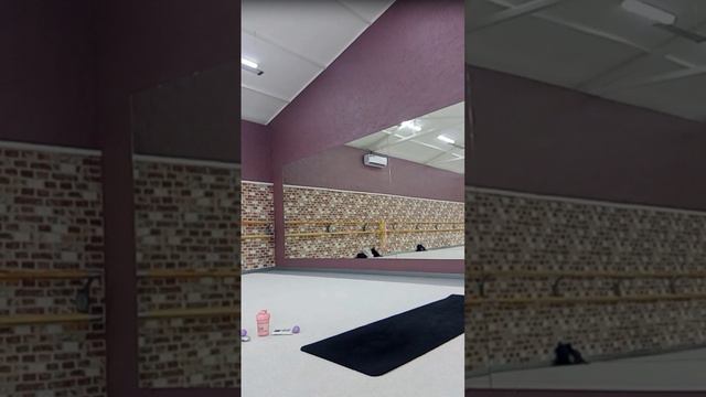 Хатха йога. Осознавание и мягкая проработка квадратной мышцы поясницы.