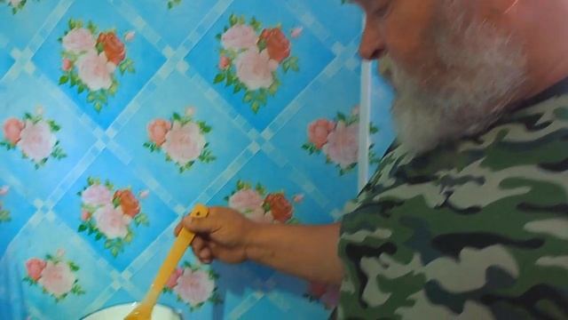 Сыр как пух ! Вкусно получается и если его закатать в стерилизованную баночку то простоит 1 год.mp4