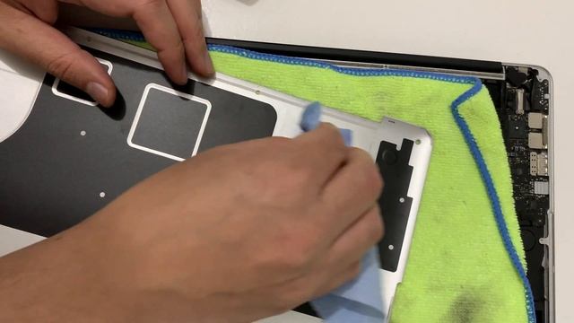 Testing thermal pad on Macbook Pro (Mid 2014) heatsink