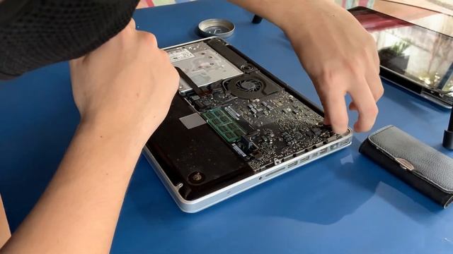 MacBook Pro  2010 Screen Assembly Replacement | Hey Let's Fix it! Ep. 2
