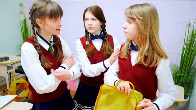 ПРОПАЛА ШКОЛЬНИЦА!