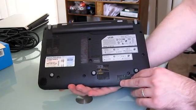 MSI Wind U135 netbook unboxing