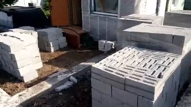 Сборка коробки дома из керамзитобетонных блоков