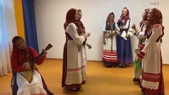 Русская традиционная групповая пляска «Четверочка"