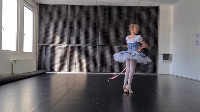 "La Fille mal Gardée", Act 1 (Lisa with a ribbon) - Katrina Zaytseva, Child 7-10