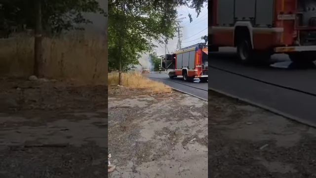 На пересечении улиц 1 Краснодарская и 1 Круговая - ДТП, в результате которого автомобиль загорелся.